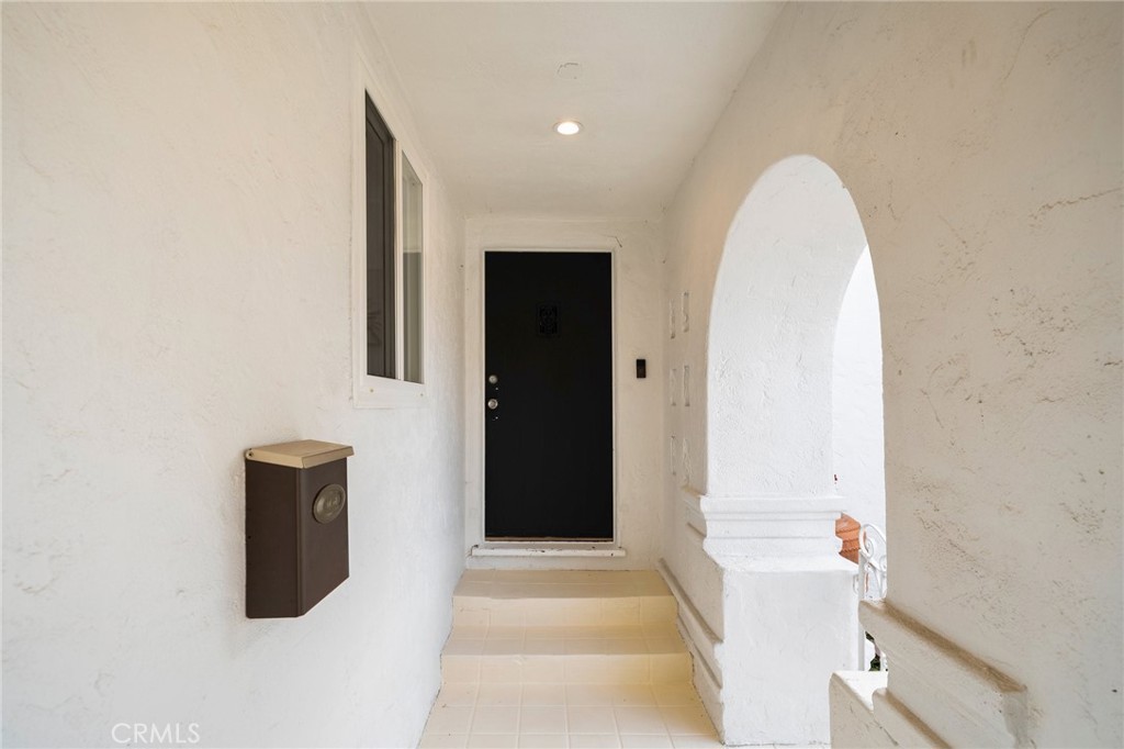3626 W 62nd Street Property Photo 4