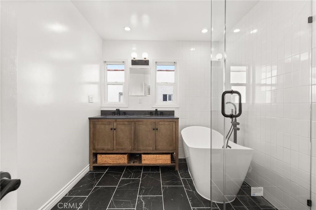 3626 W 62nd Street Property Photo 13