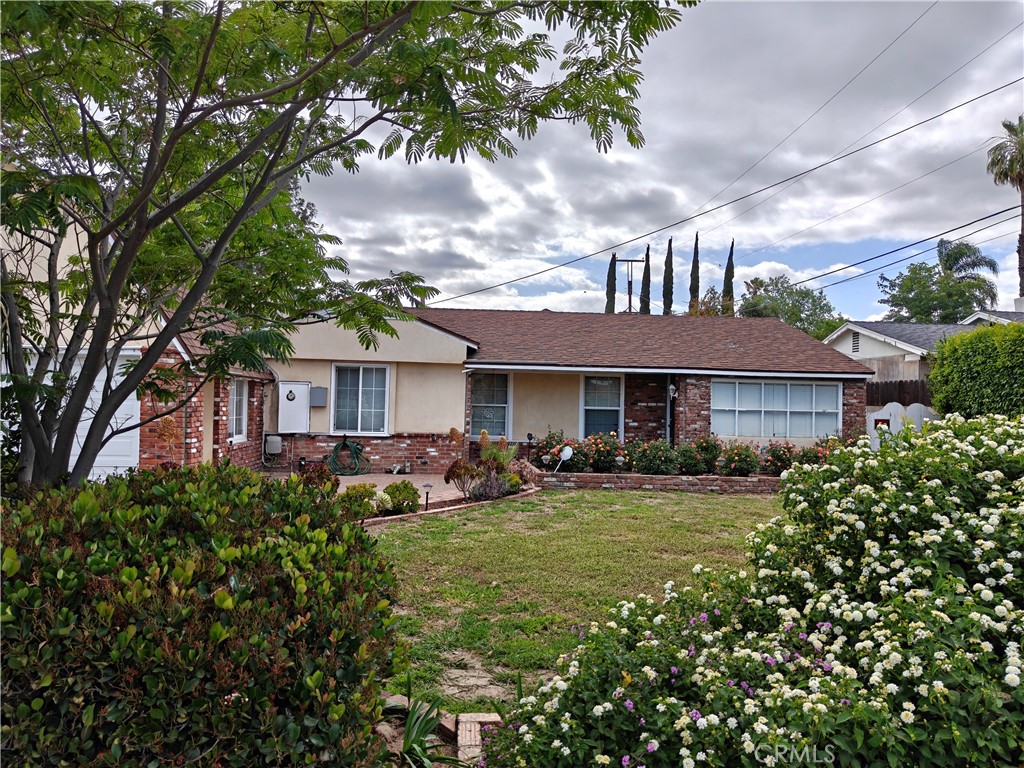 10537 Encino Ave Property Photo 1