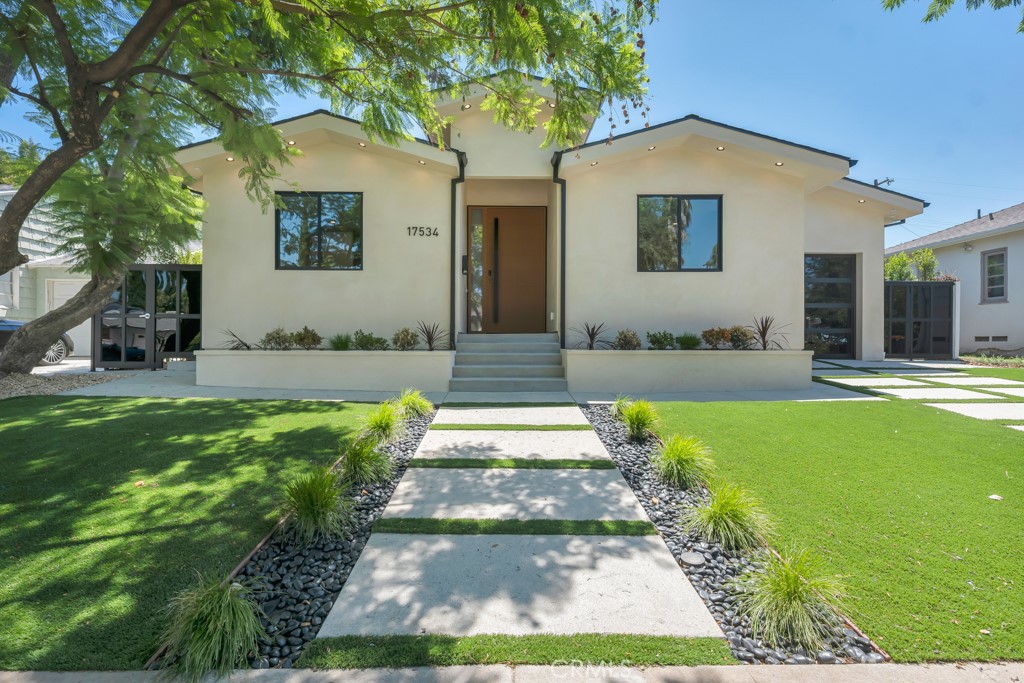 17534 Collins Property Photo 1