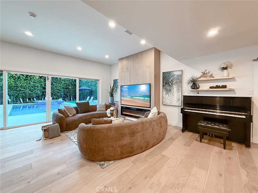 15722 Magnolia Property Photo 16