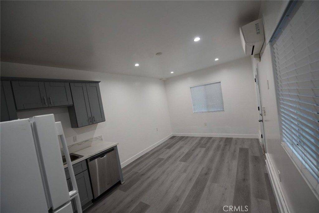 7260 Yolanda Avenue Property Photo 6