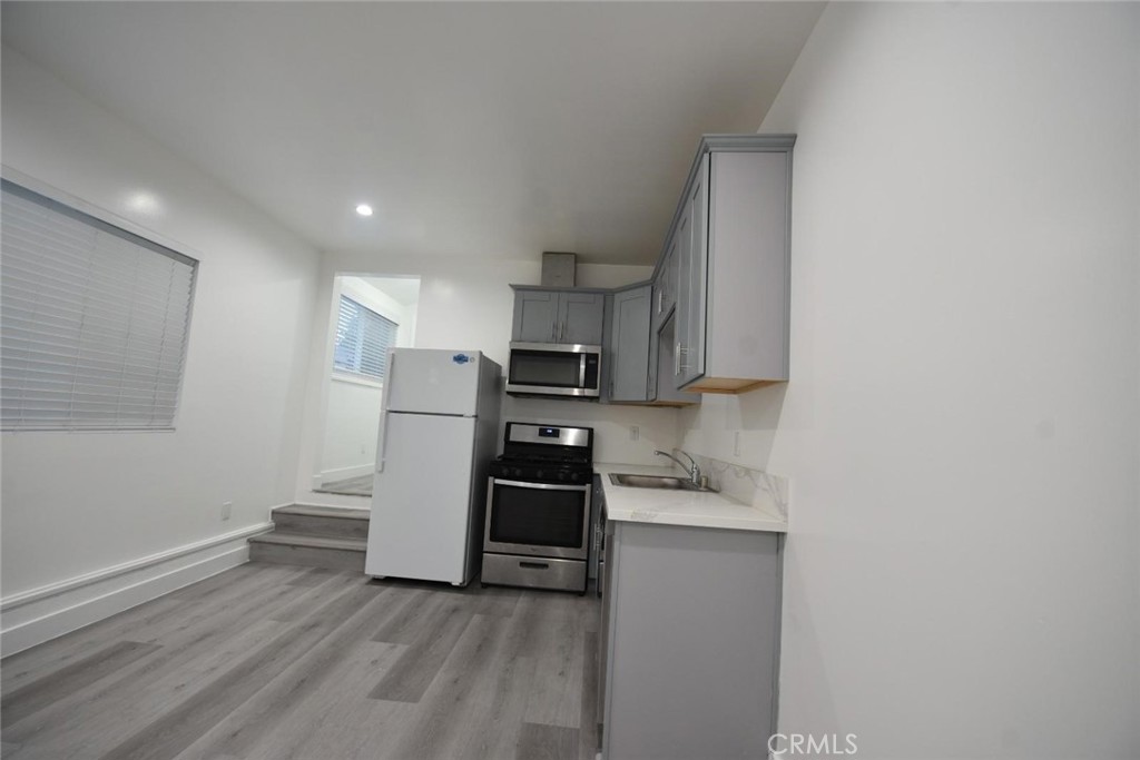 7260 Yolanda Avenue Property Photo 8