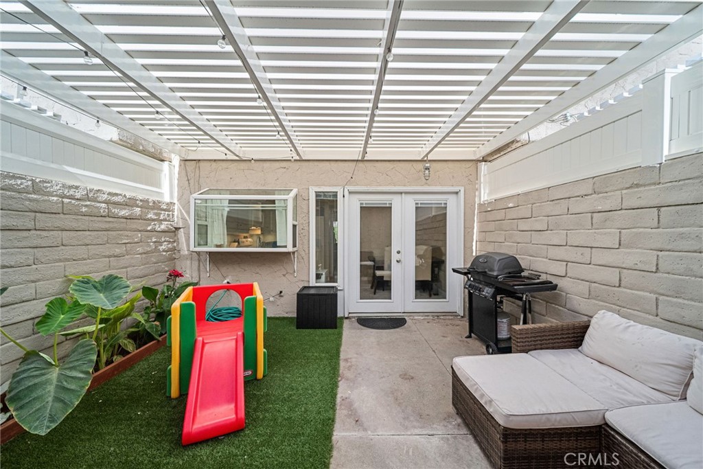 24307 La Glorita Circle Property Photo 15