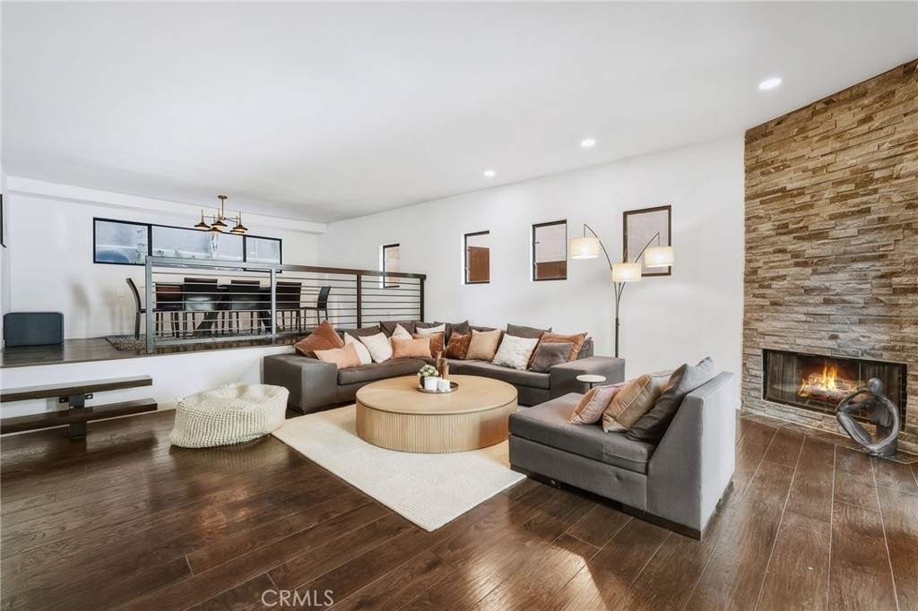 3601 Dixie Canyon Place Property Photo 12