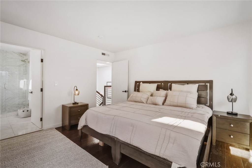 3601 Dixie Canyon Place Property Photo 26