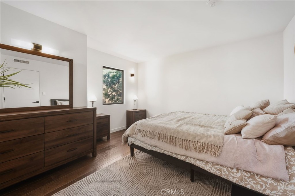 3601 Dixie Canyon Place Property Photo 28