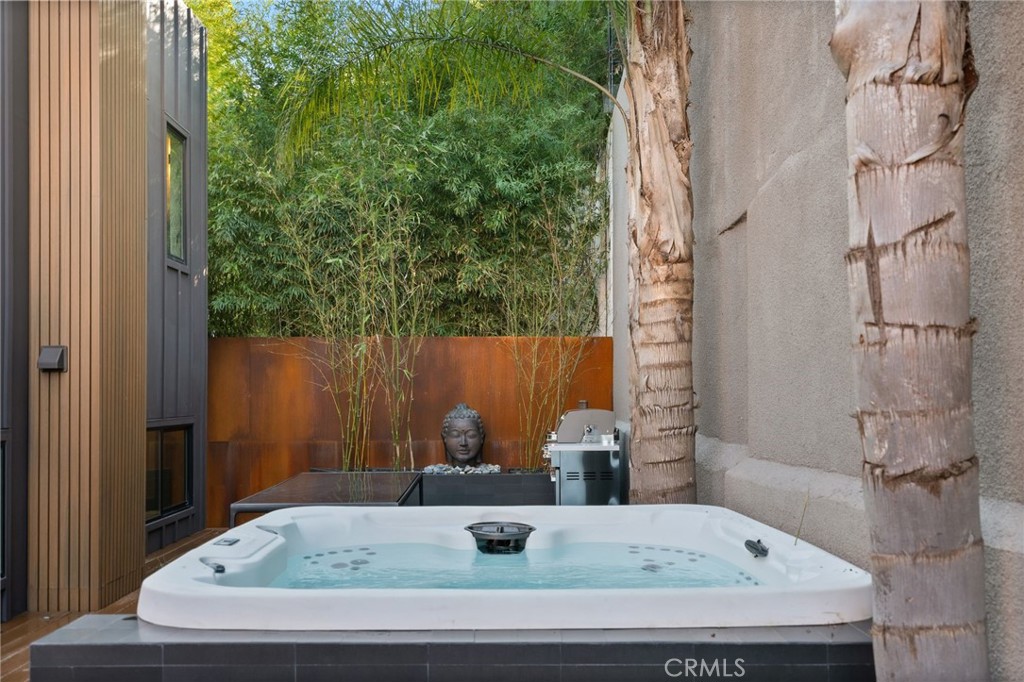 3601 Dixie Canyon Place Property Photo 33