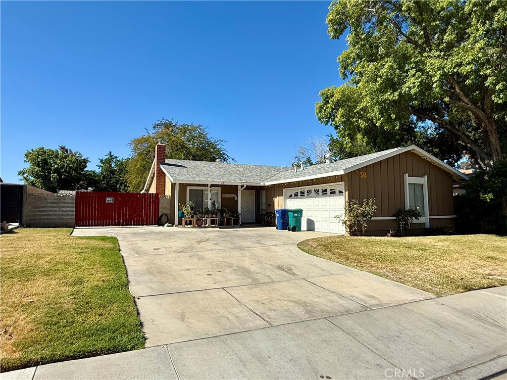 724 E Avenue J4 Property Photo 1