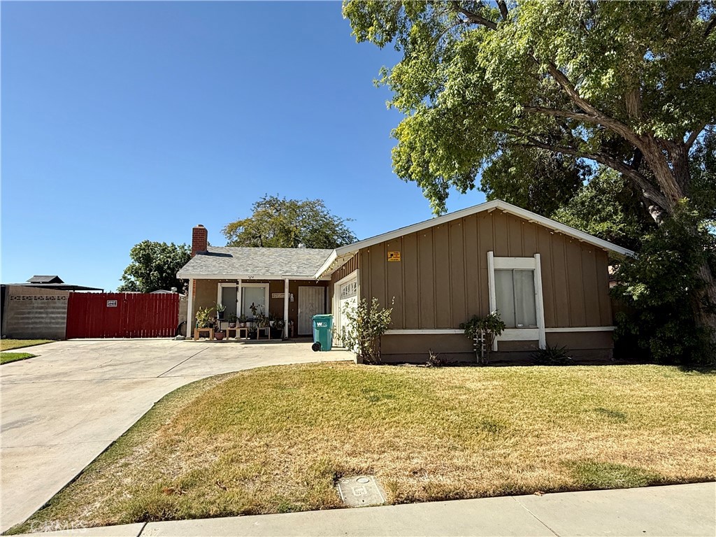 724 E Avenue J4 Property Photo 2