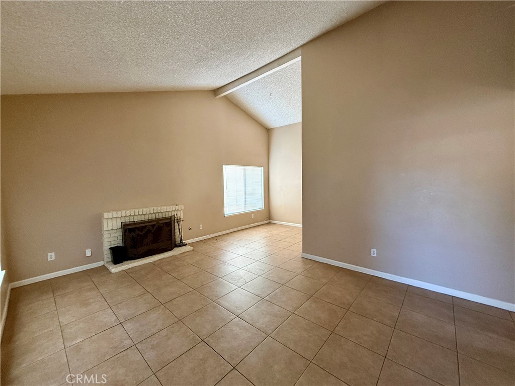 724 E Avenue J4 Property Photo 3