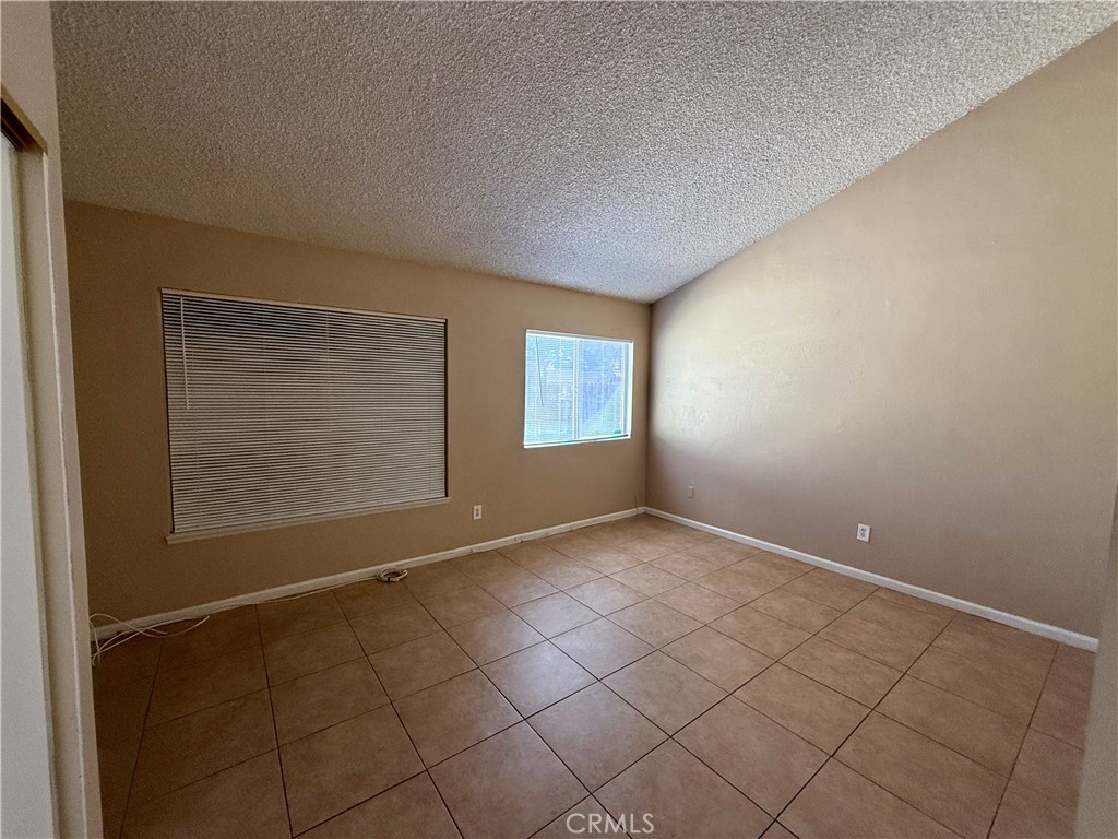 724 E Avenue J4 Property Photo 9