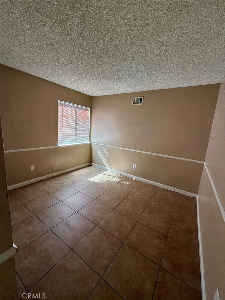 724 E Avenue J4 Property Photo 11