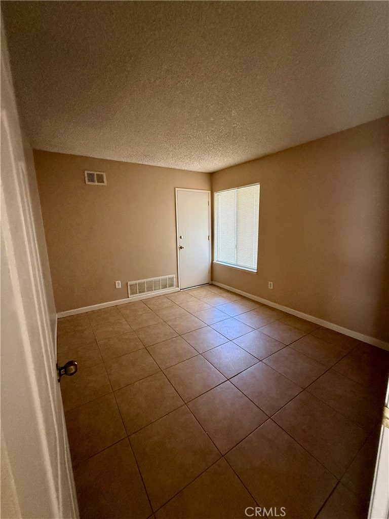 724 E Avenue J4 Property Photo 12