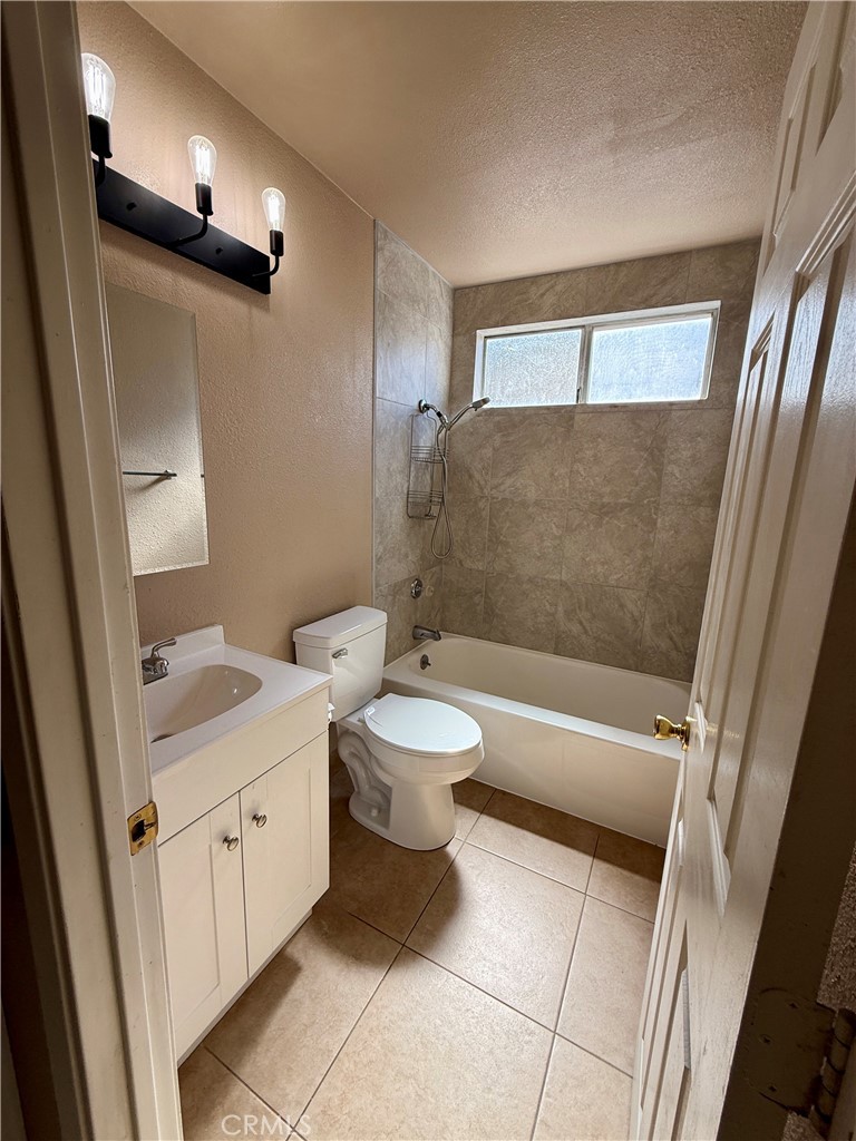724 E Avenue J4 Property Photo 13