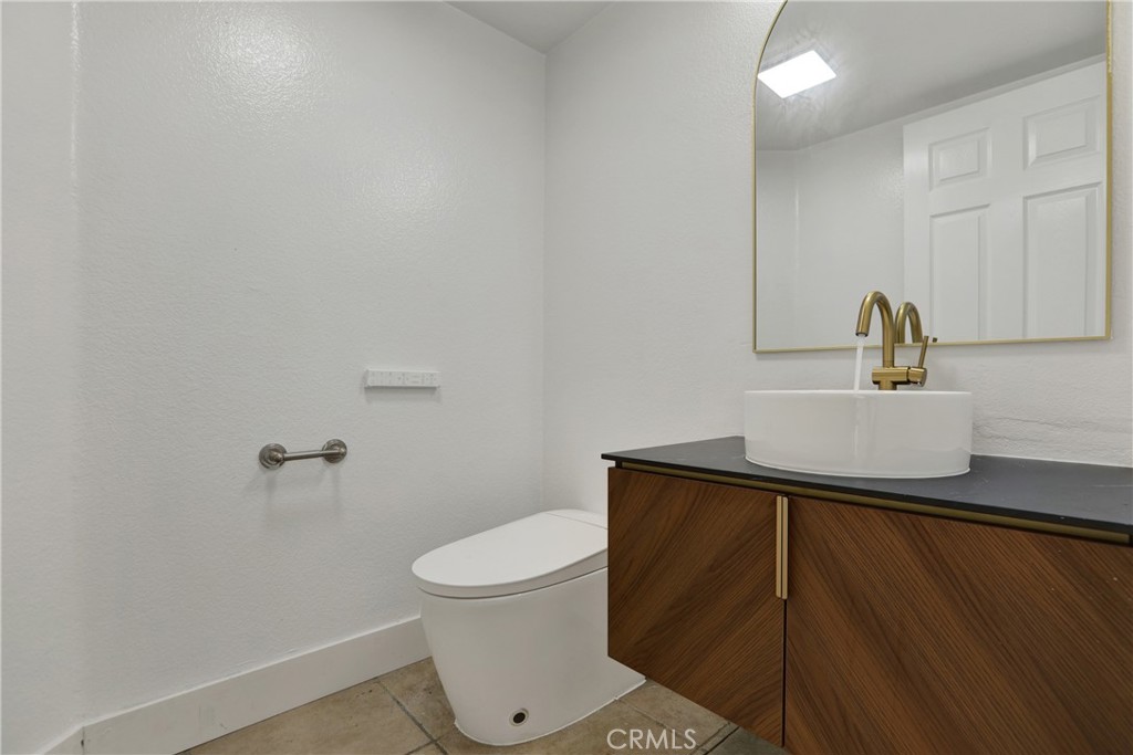 5137 Mendip Property Photo 16