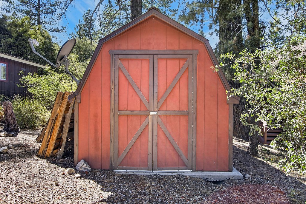 1905 Matterhorn Property Photo 7