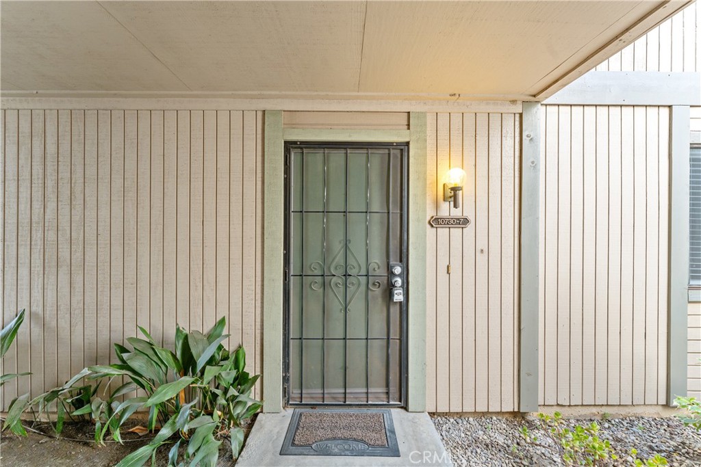 10730 Woodley Avenue 7 Property Photo 6