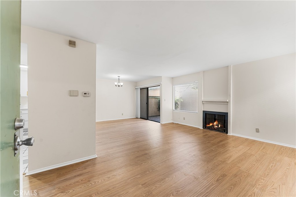 10730 Woodley Avenue 7 Property Photo 7