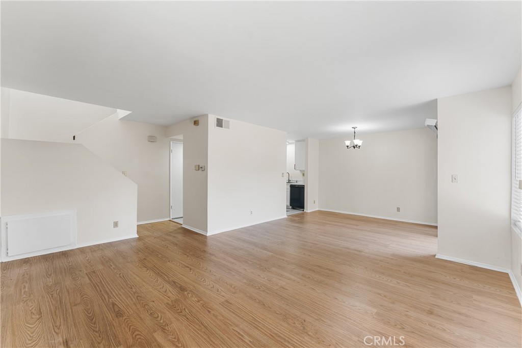 10730 Woodley Avenue 7 Property Photo 8