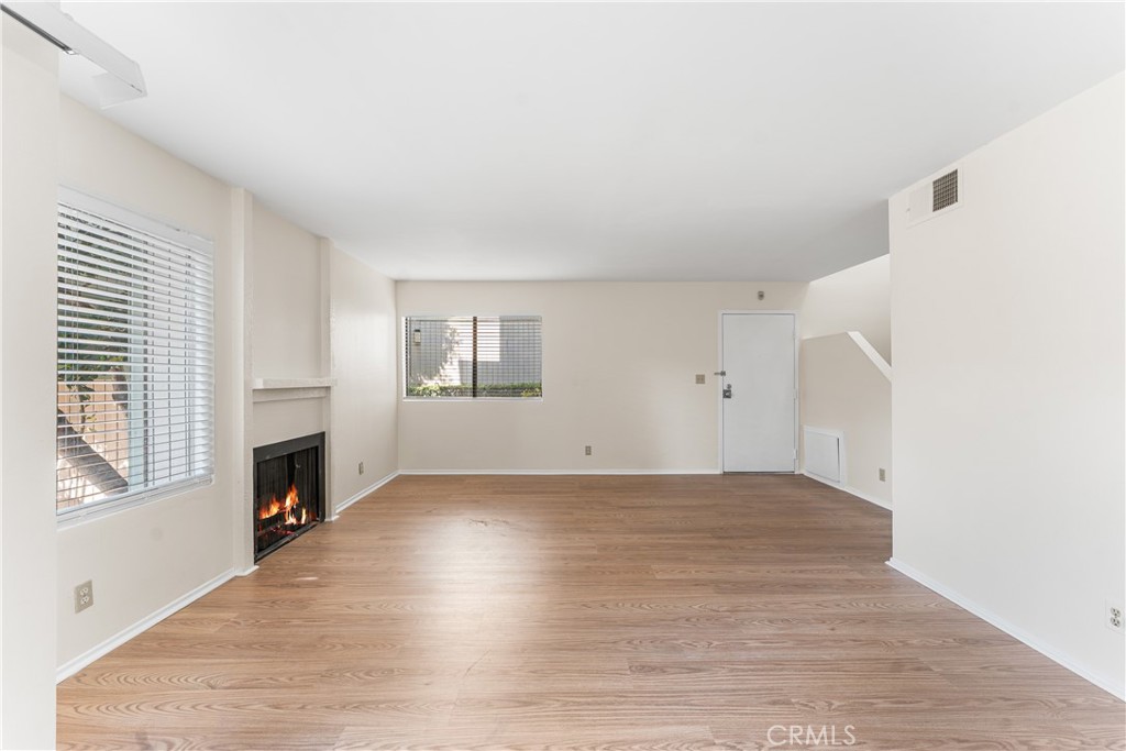 10730 Woodley Avenue 7 Property Photo 9