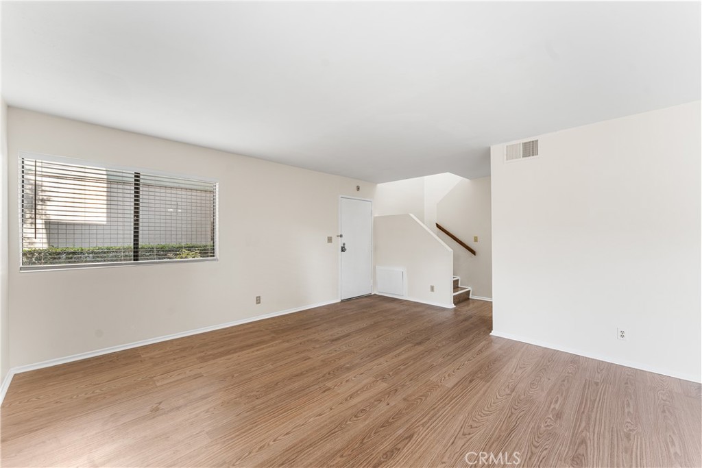 10730 Woodley Avenue 7 Property Photo 10