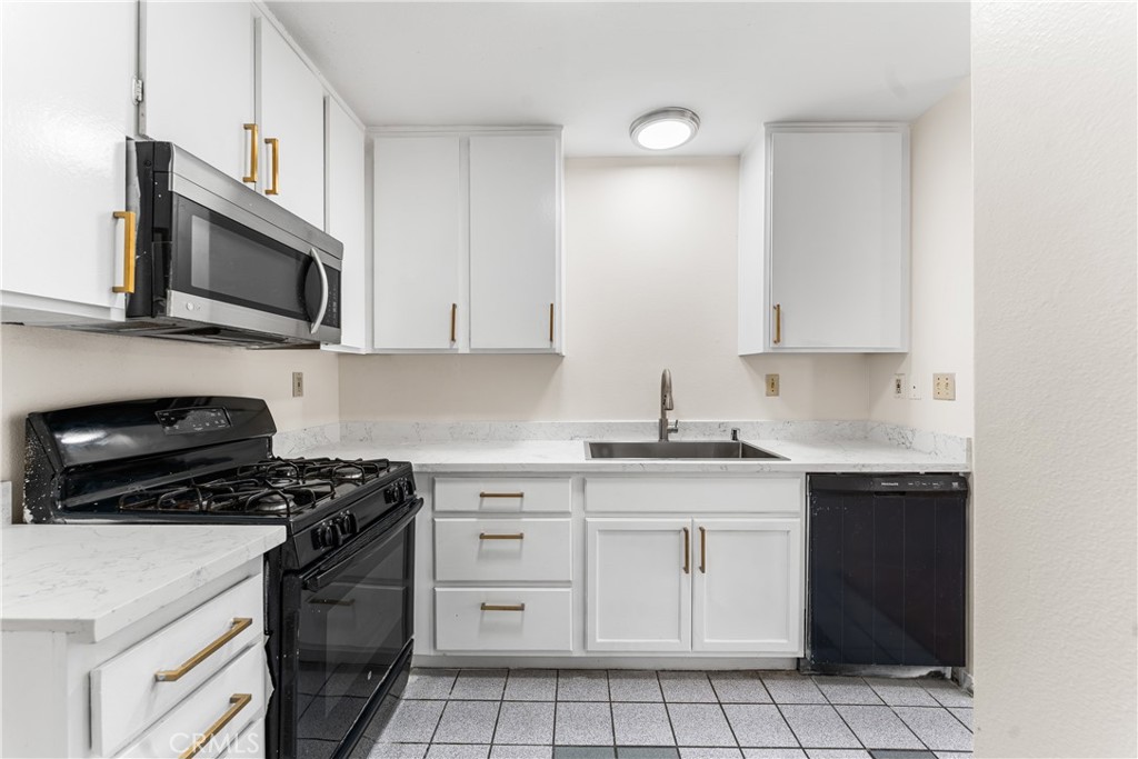 10730 Woodley Avenue 7 Property Photo 19
