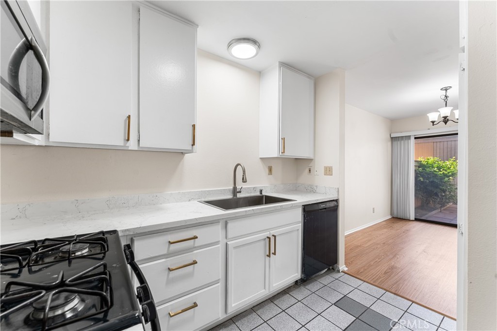 10730 Woodley Avenue 7 Property Photo 20