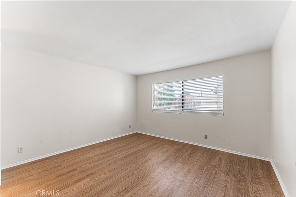 10730 Woodley Avenue 7 Property Photo 28