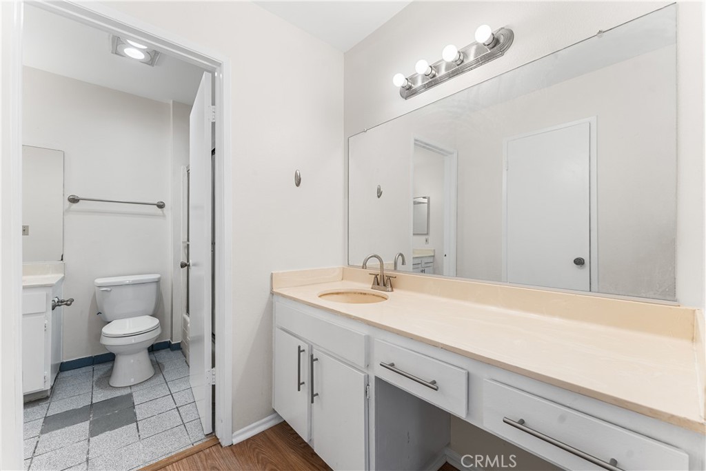 10730 Woodley Avenue 7 Property Photo 31