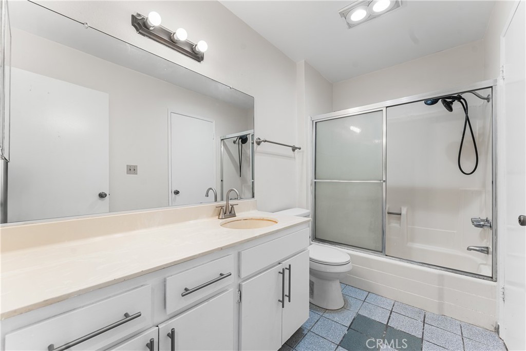10730 Woodley Avenue 7 Property Photo 32