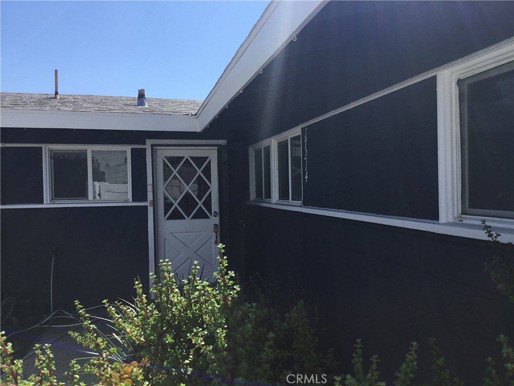 17214 Donmetz Property Photo 2