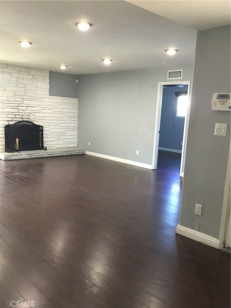 17214 Donmetz Property Photo 7