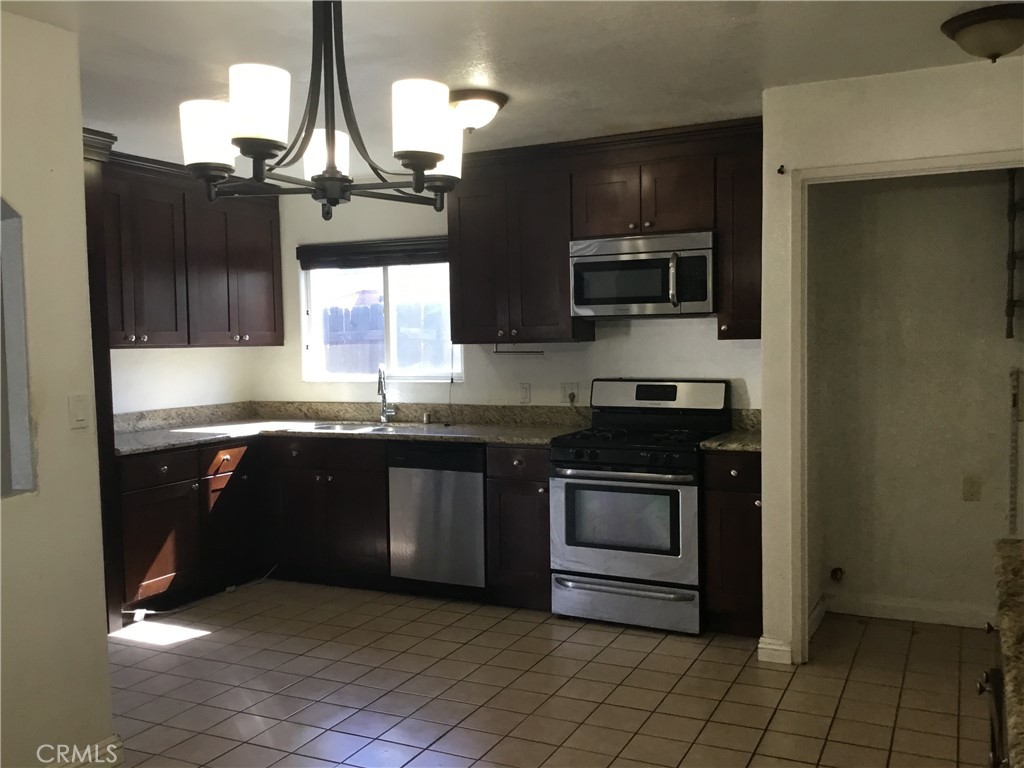 17214 Donmetz Property Photo 9