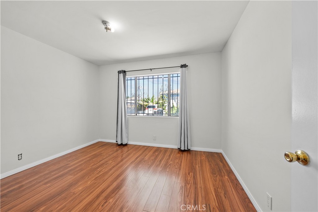 6901 San Luis Ave Property Photo 9