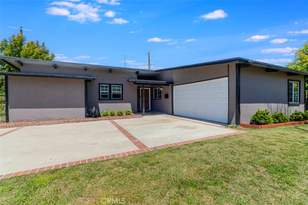 18027 Hatton Street Property Photo 2