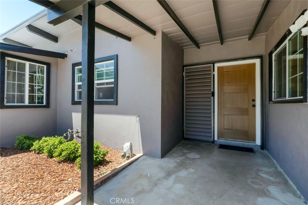 18027 Hatton Street Property Photo 3