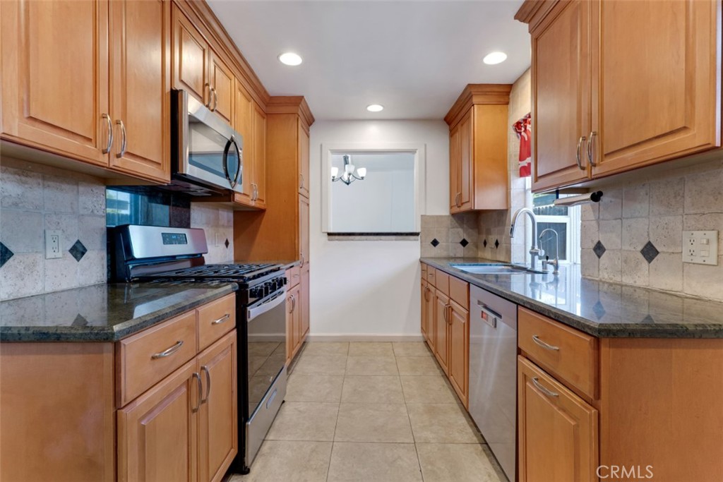 18027 Hatton Street Property Photo 15