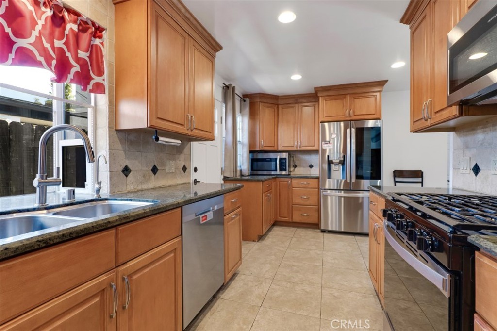 18027 Hatton Street Property Photo 17