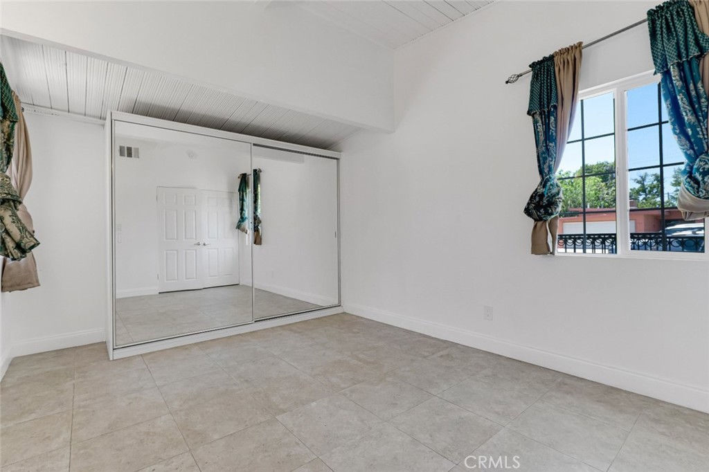 18027 Hatton Street Property Photo 20