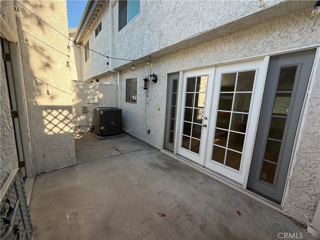 19231 Sherman 1 Property Photo 16