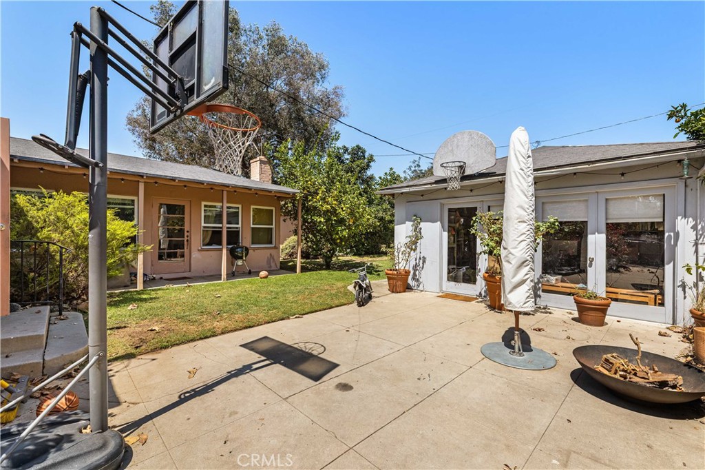 3570 Colonial Avenue Property Photo 10