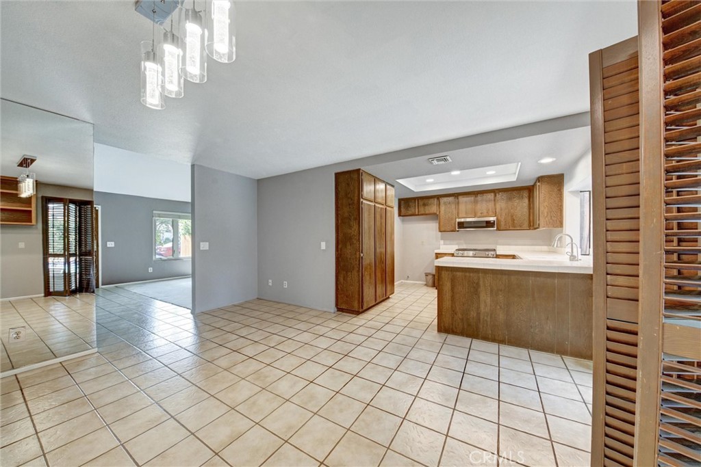 6714 Rhea Property Photo 8