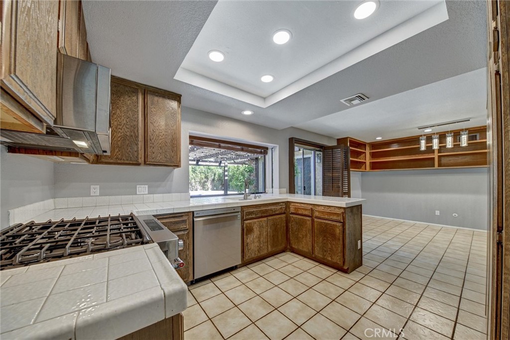 6714 Rhea Property Photo 16