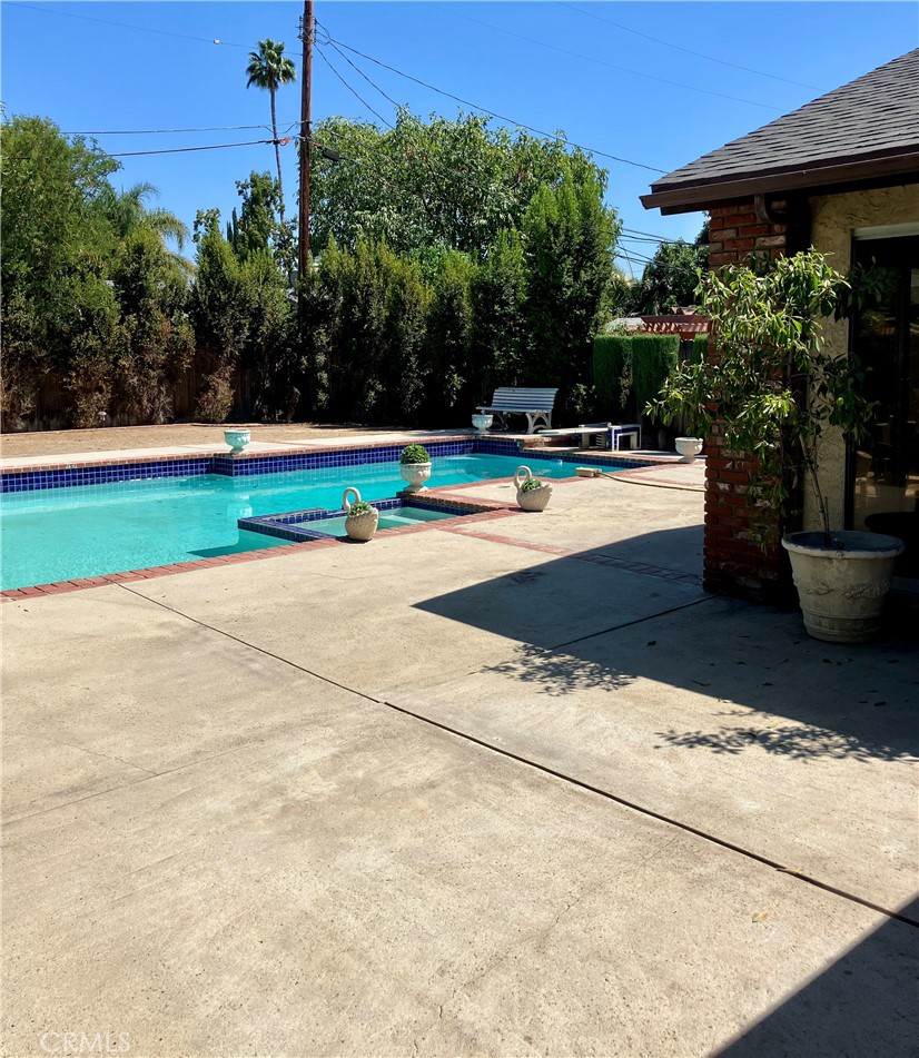 6714 Rhea Property Photo 32