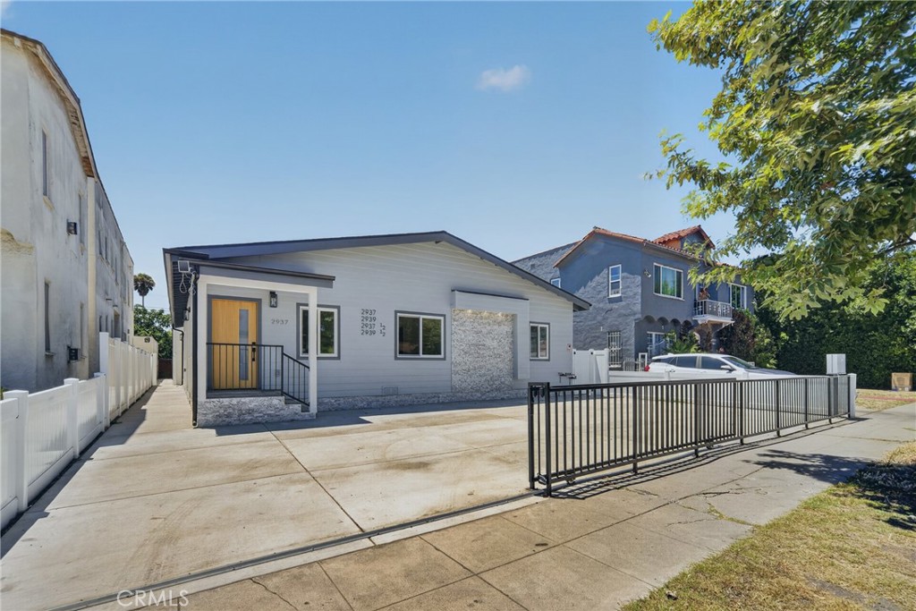 2937 10th Avenue Property Photo 1