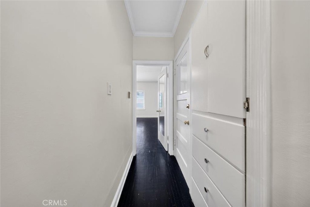 132 N La Peer Drive Property Photo 17
