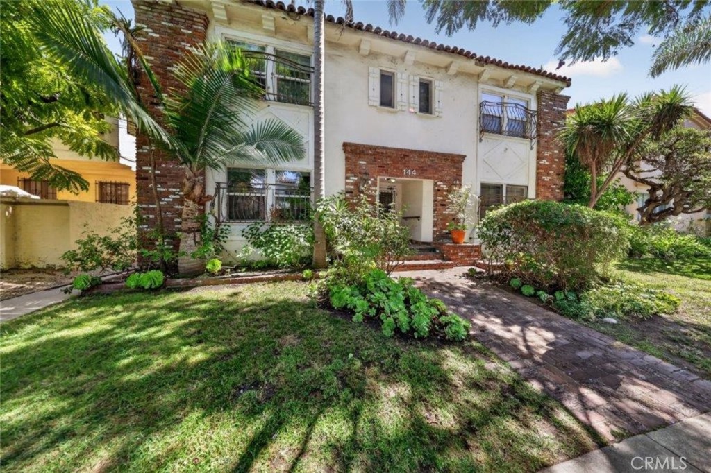 144 N La Peer Drive Property Photo 3