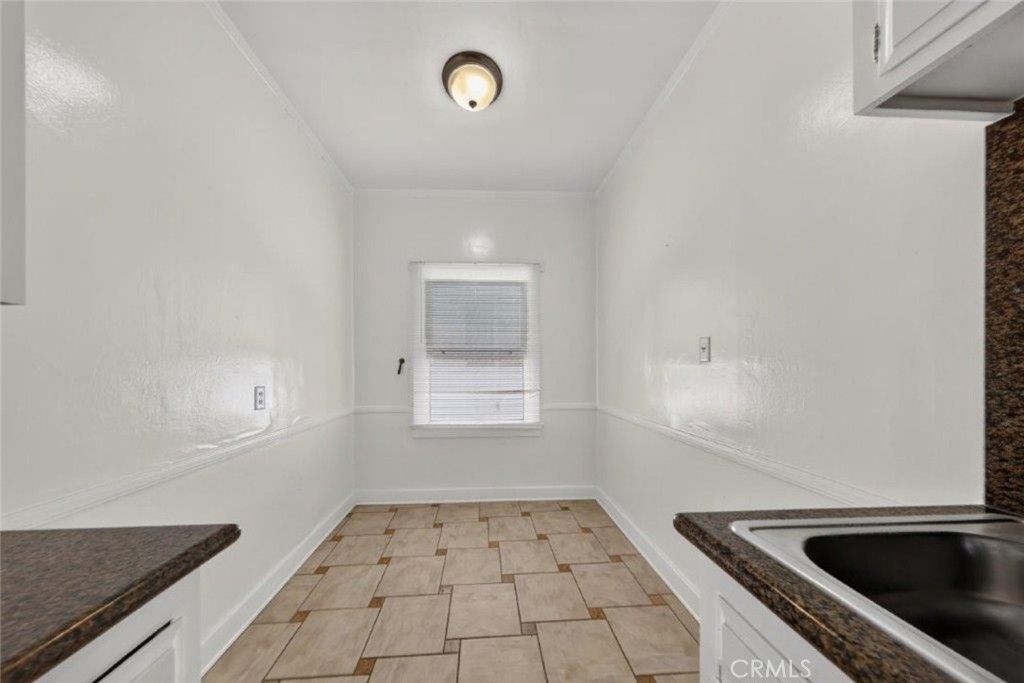 144 N La Peer Drive Property Photo 11