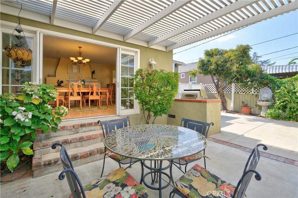 1426 N Buena Vista Property Photo 5